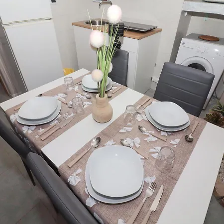 Ale&anda 펜션 트라니